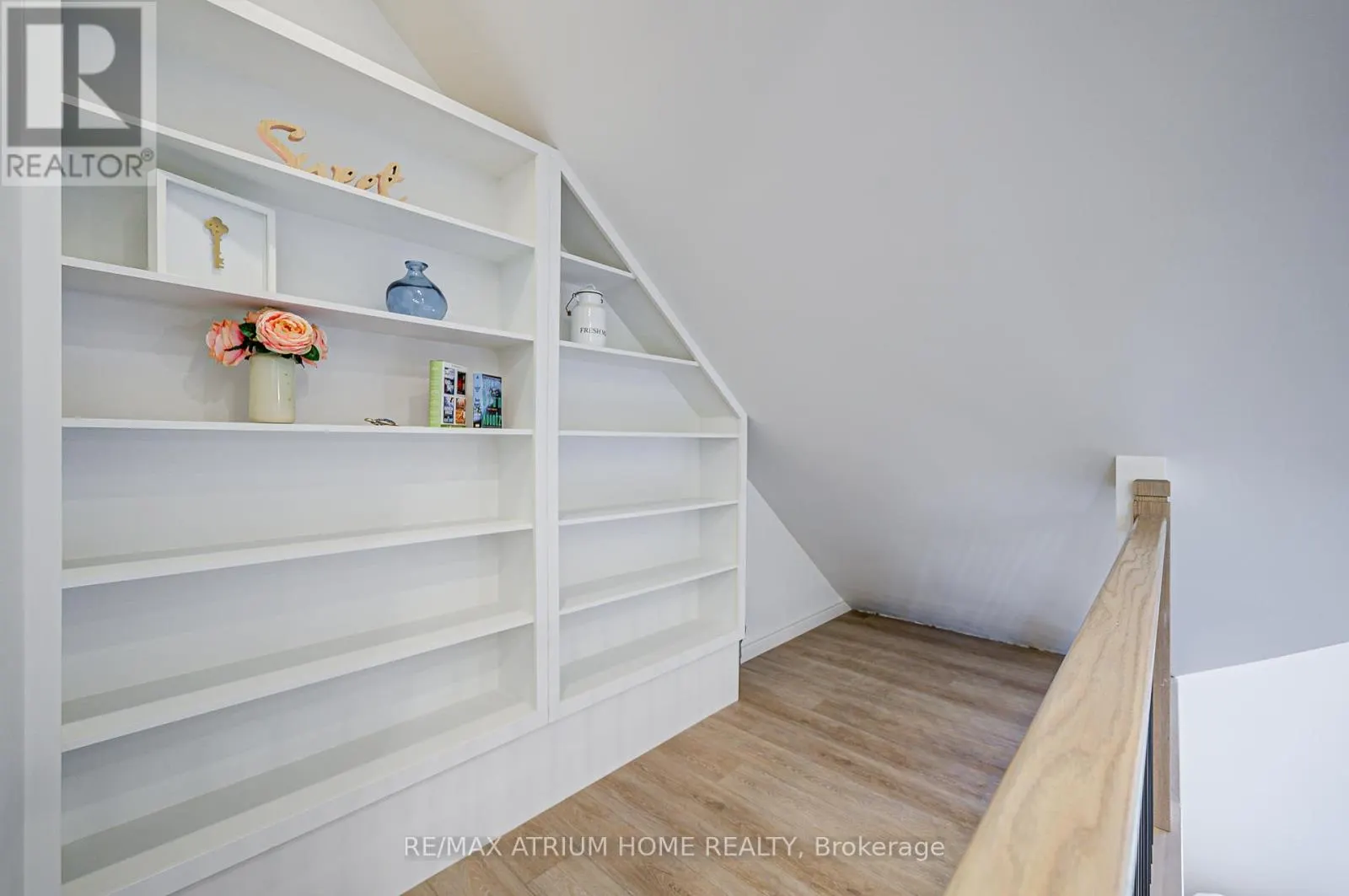 339 SOUTH BAY ROAD