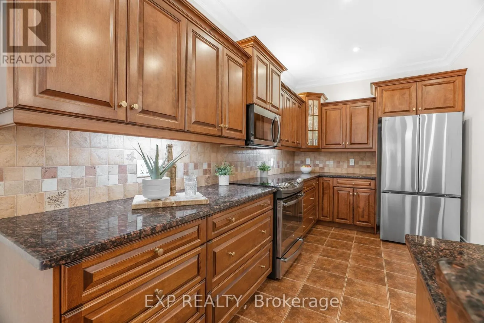 3300 CHARLESTON DRIVE