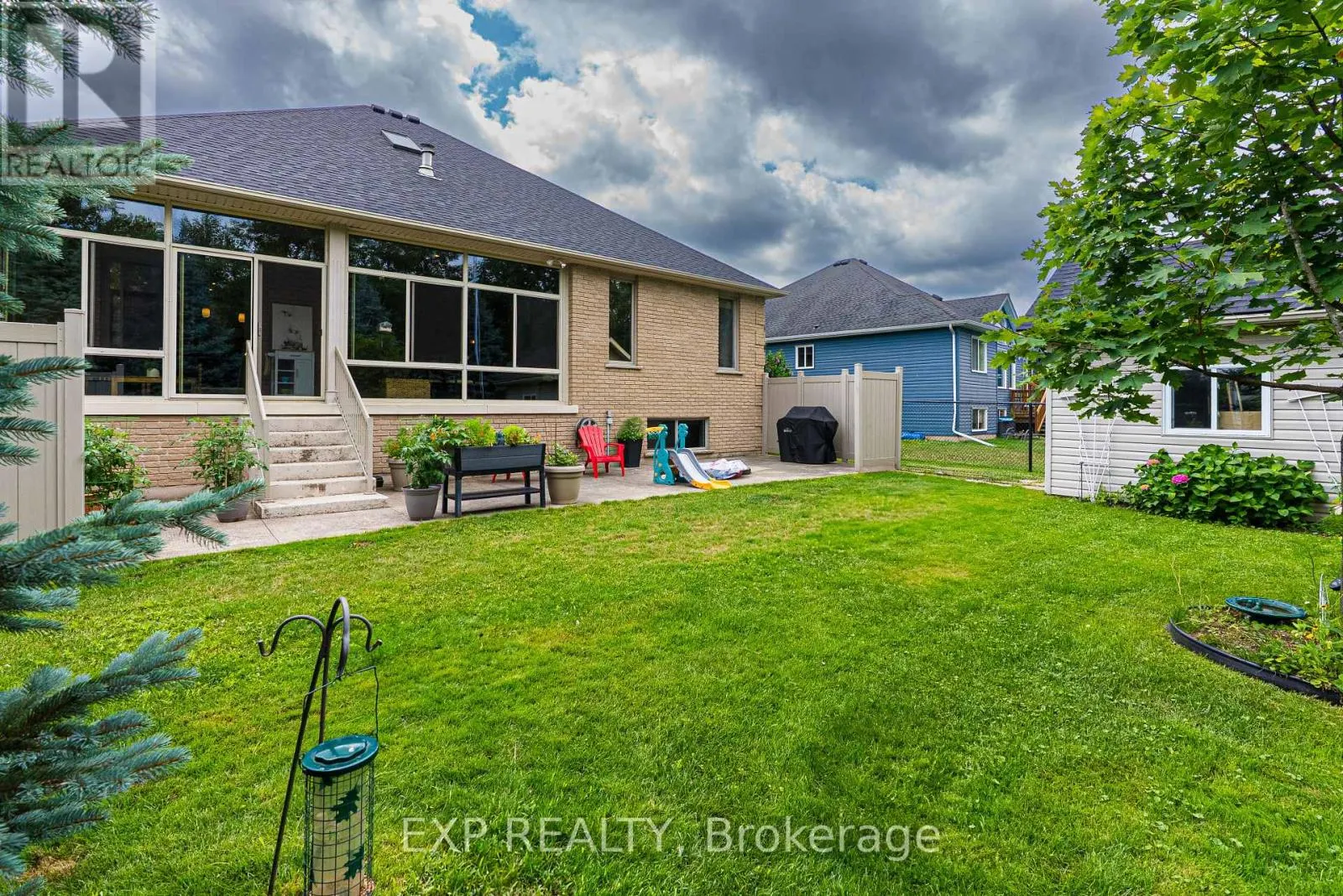 3300 CHARLESTON DRIVE