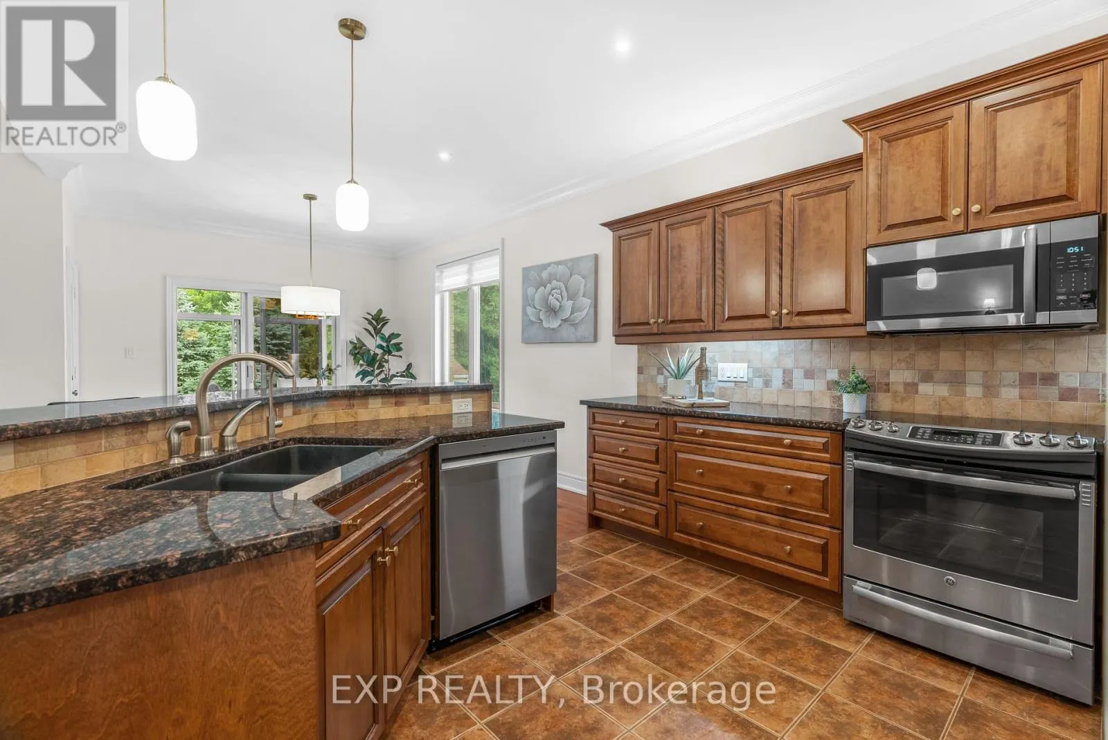 3300 CHARLESTON DRIVE