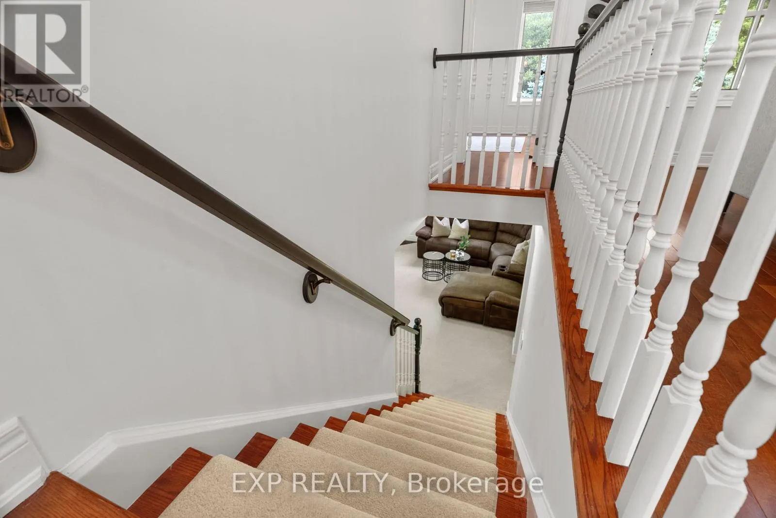 3300 CHARLESTON DRIVE