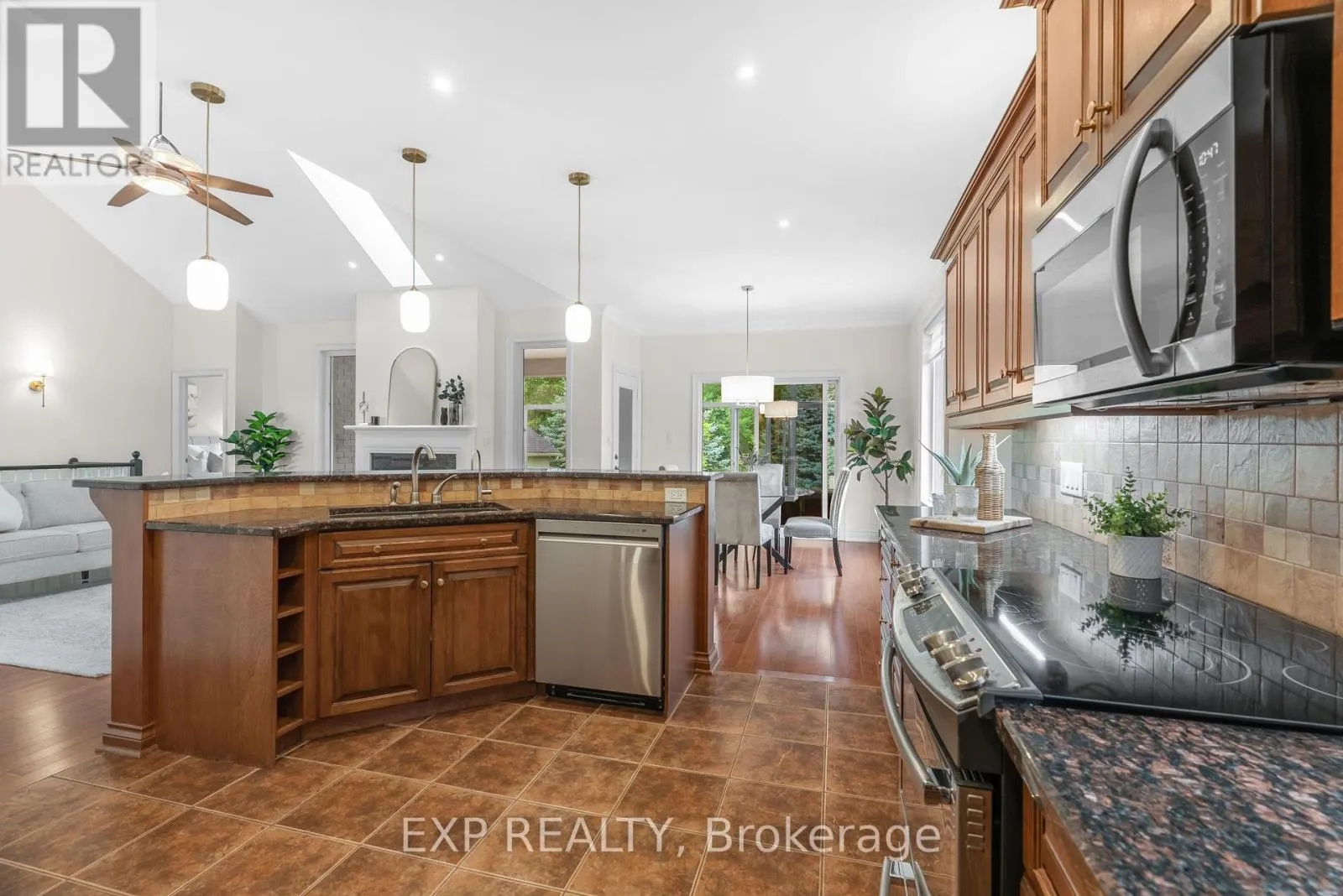 3300 CHARLESTON DRIVE