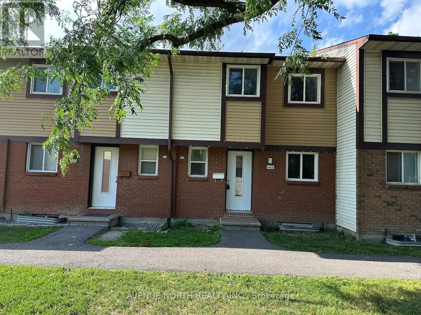 3 - 1408 FOXWELL STREET