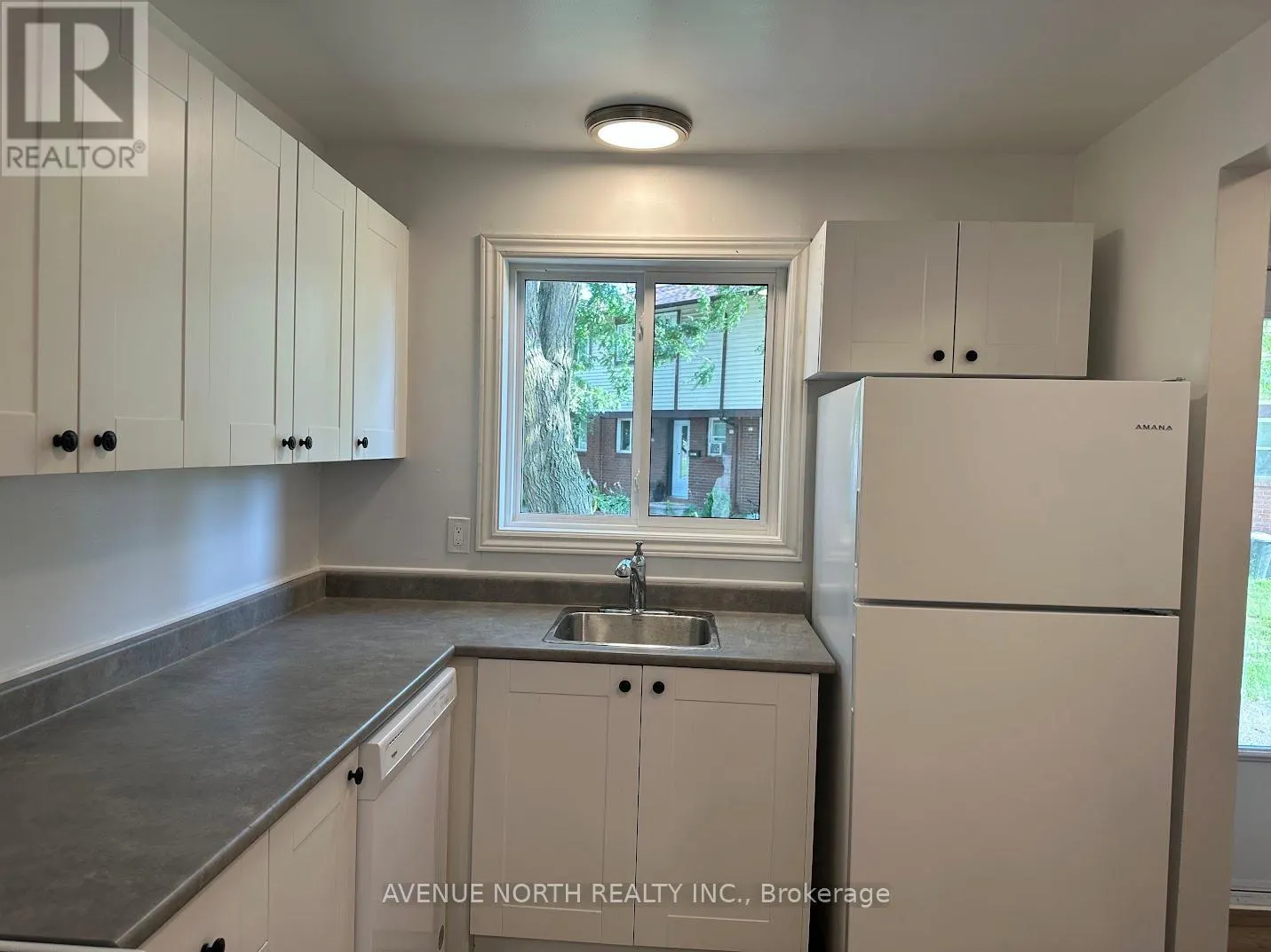 3 - 1408 FOXWELL STREET
