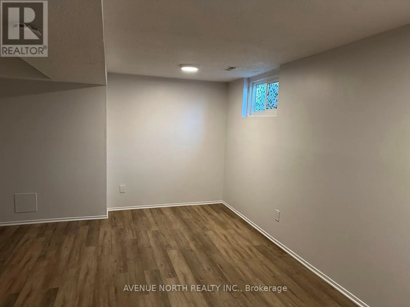 3 - 1408 FOXWELL STREET
