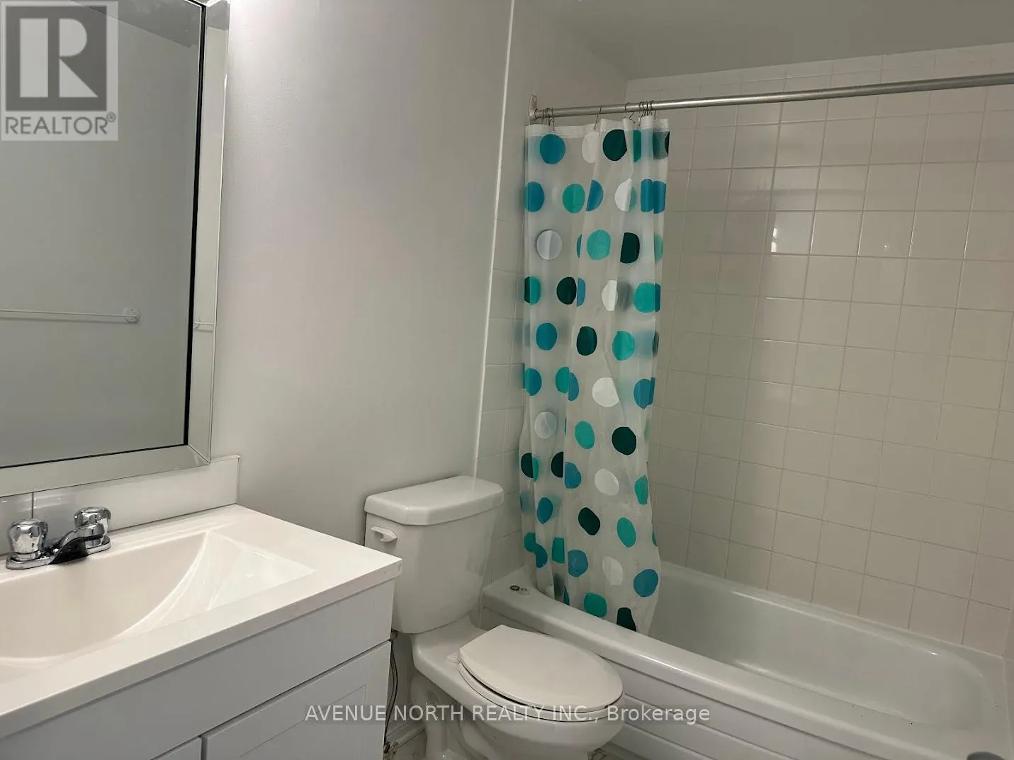 3 - 1408 FOXWELL STREET