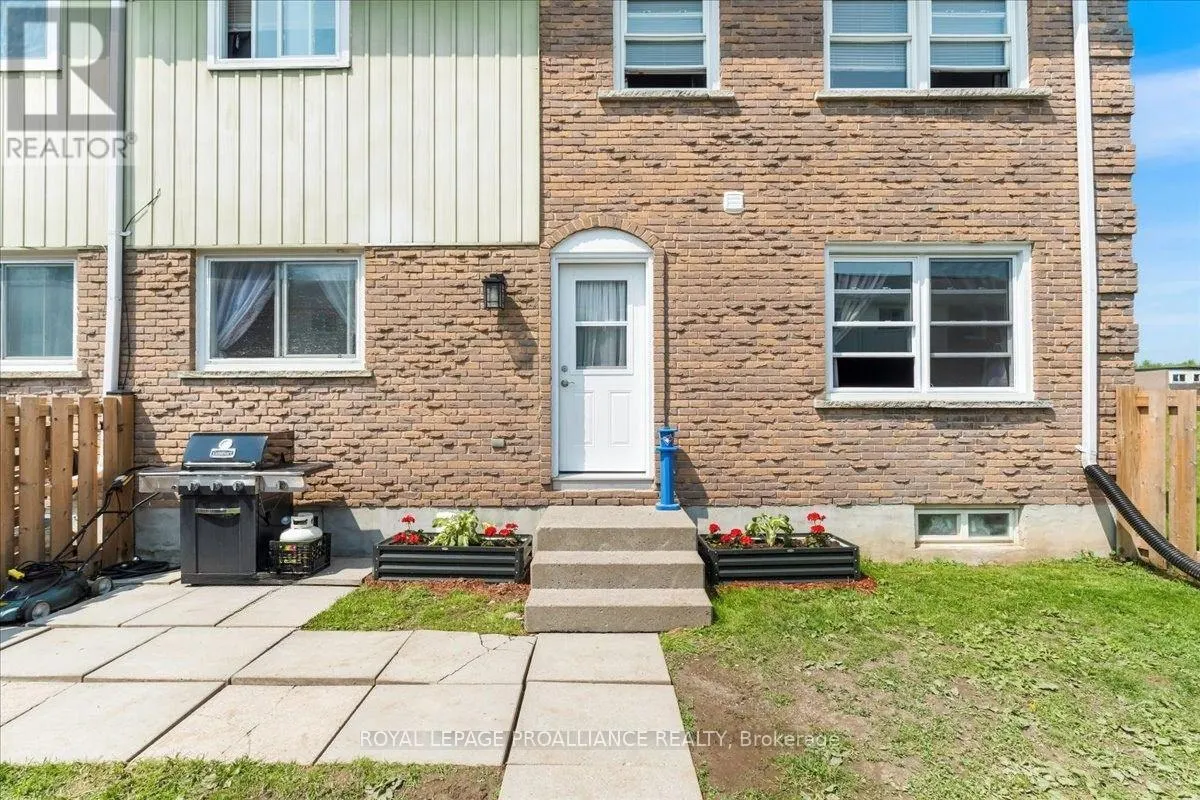 12 - 15 TRACEY PARK DRIVE, #12