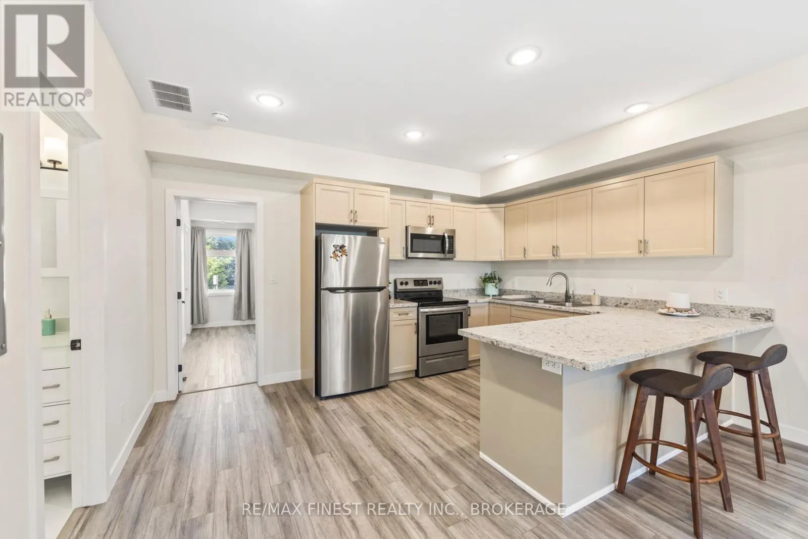 302 - 809 DEVELOPMENT DRIVE, #302