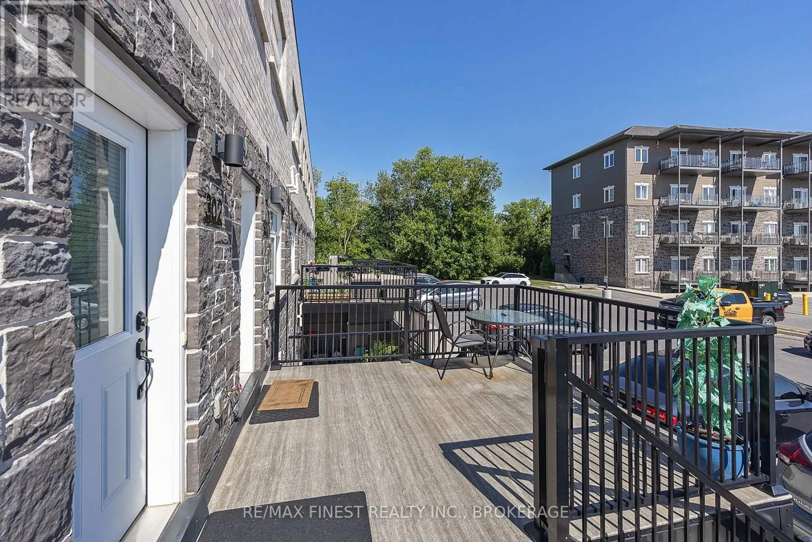 302 - 809 DEVELOPMENT DRIVE, #302