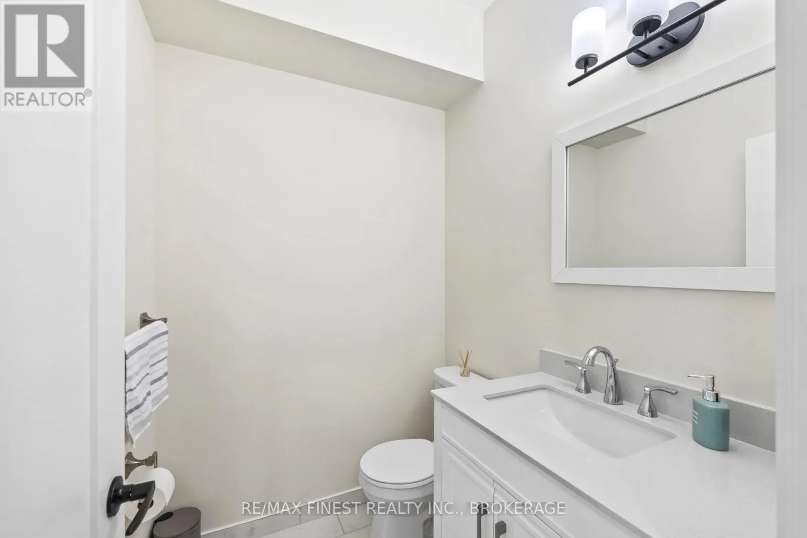 302 - 809 DEVELOPMENT DRIVE, #302