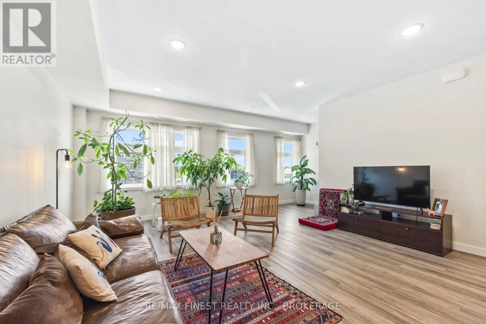 302 - 809 DEVELOPMENT DRIVE, #302