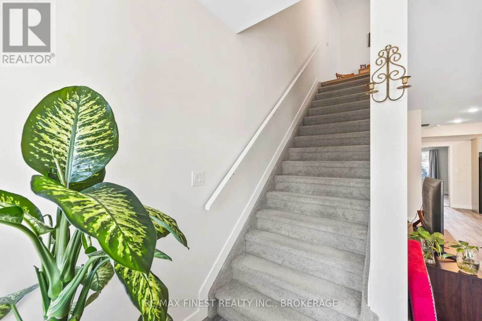 302 - 809 DEVELOPMENT DRIVE, #302
