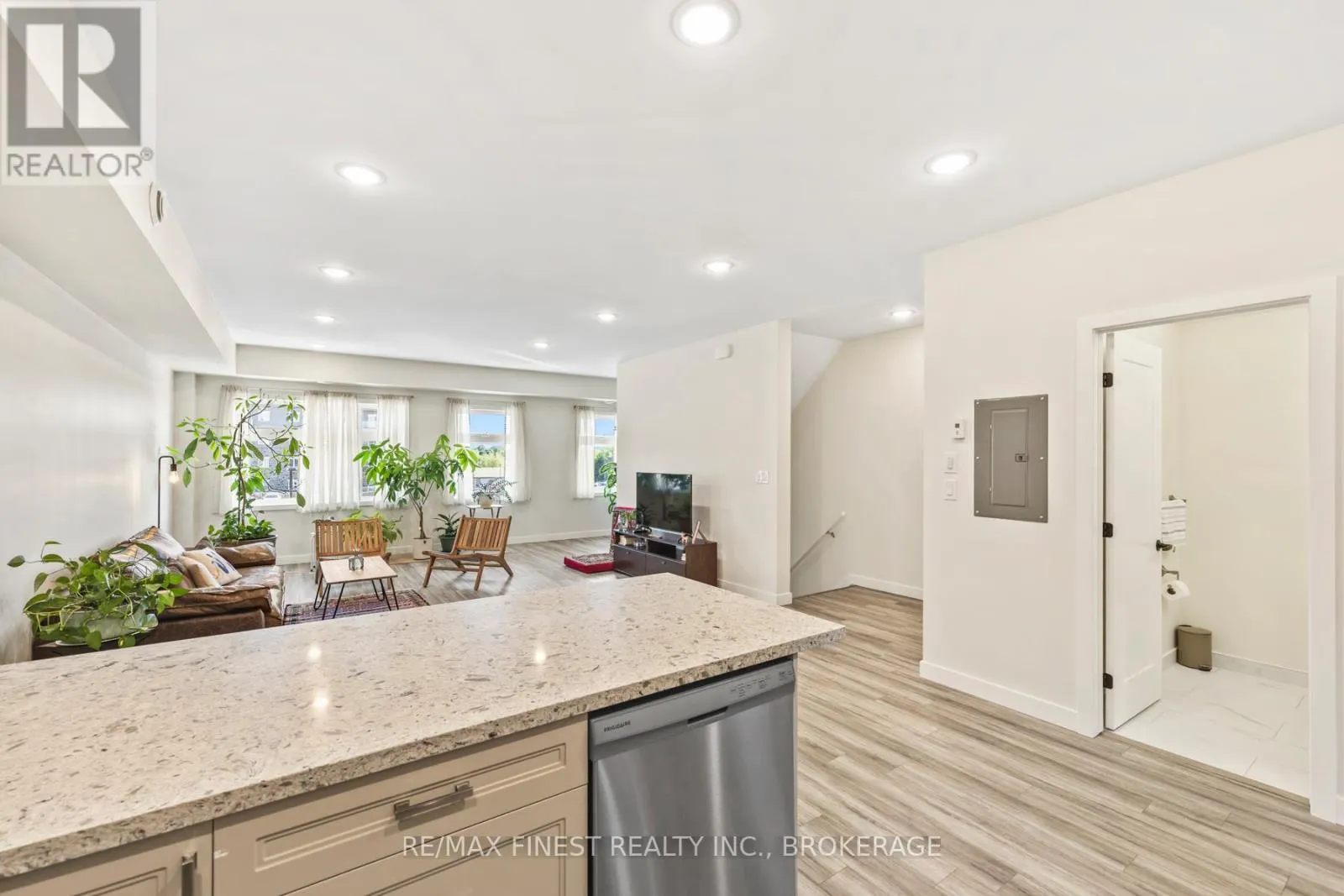 302 - 809 DEVELOPMENT DRIVE, #302