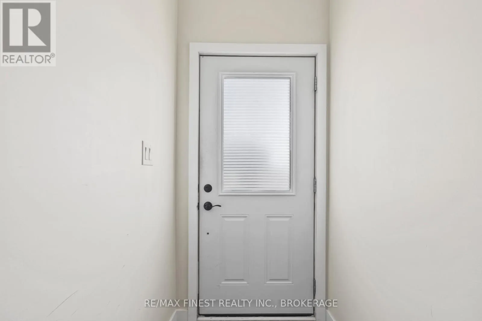 302 - 809 DEVELOPMENT DRIVE, #302