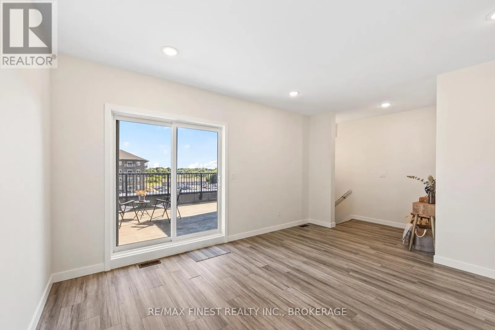 302 - 809 DEVELOPMENT DRIVE, #302