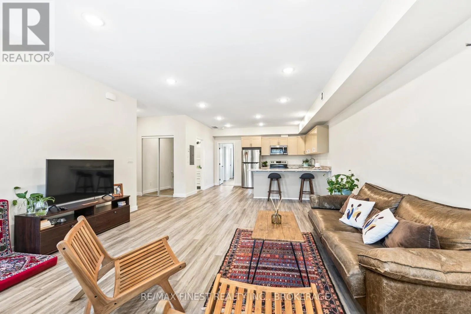 302 - 809 DEVELOPMENT DRIVE, #302