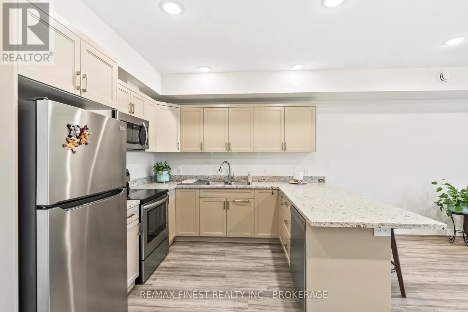 302 - 809 DEVELOPMENT DRIVE, #302