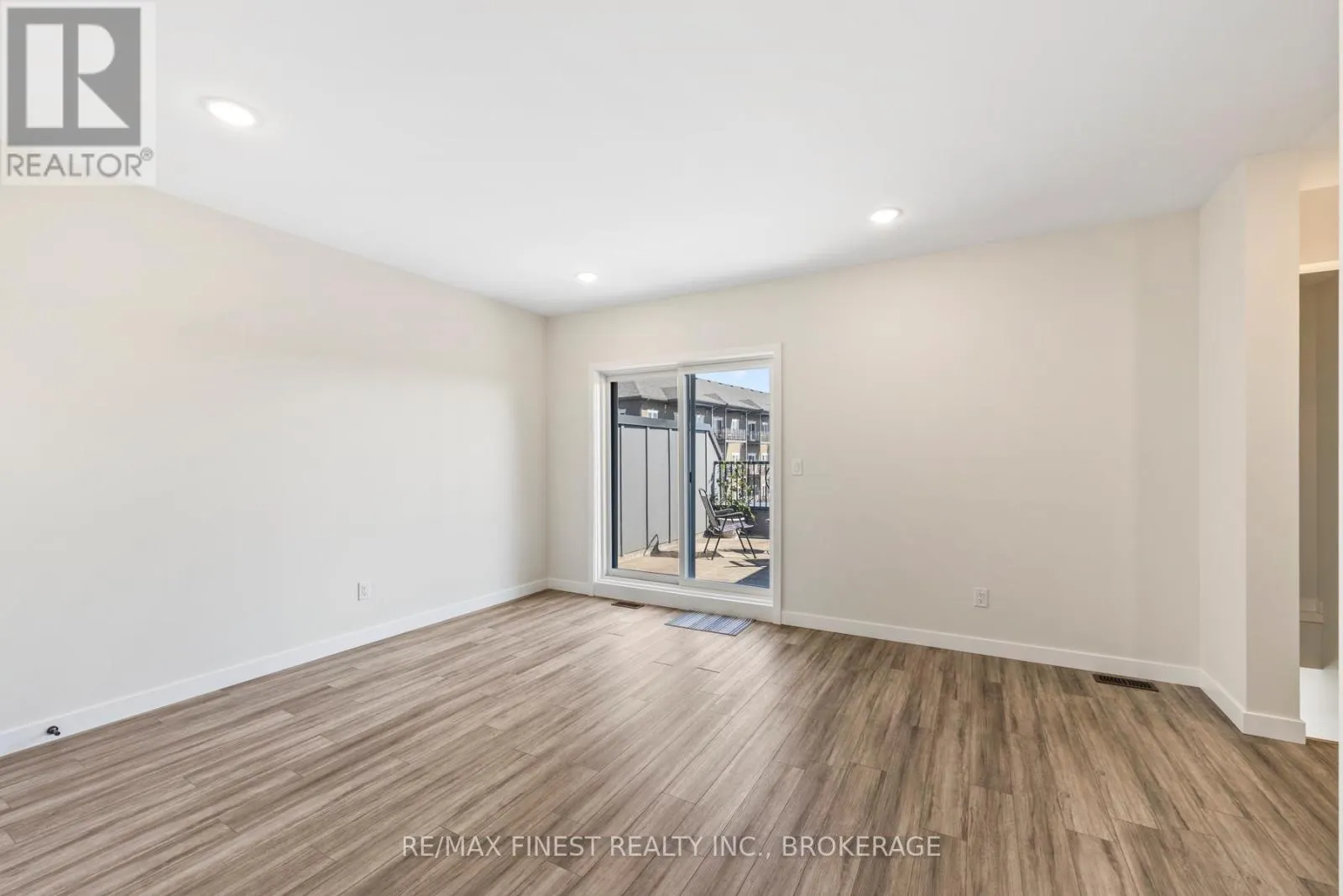 302 - 809 DEVELOPMENT DRIVE, #302