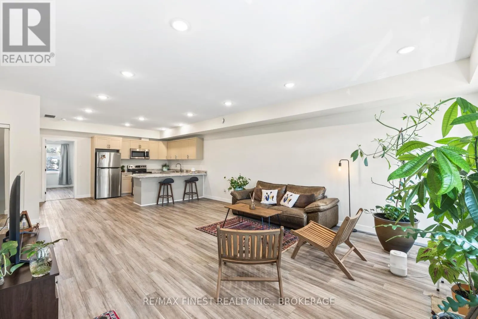302 - 809 DEVELOPMENT DRIVE, #302