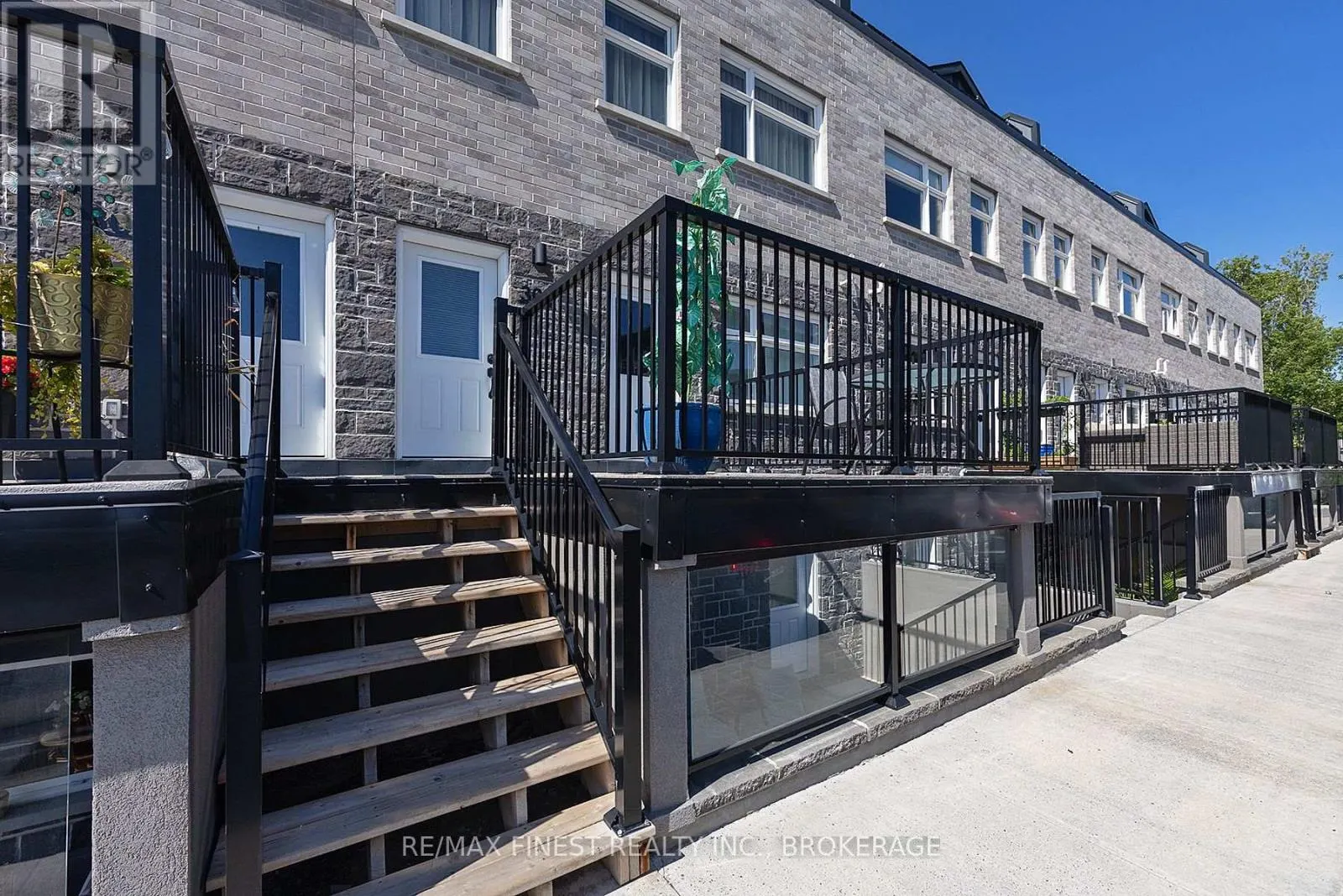 302 - 809 DEVELOPMENT DRIVE, #302