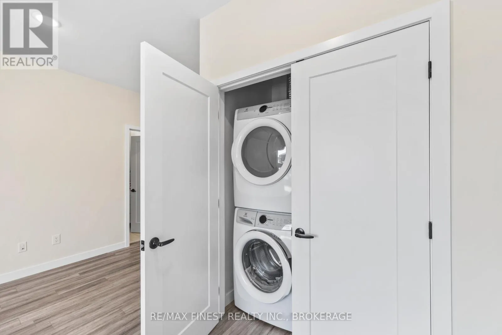302 - 809 DEVELOPMENT DRIVE, #302