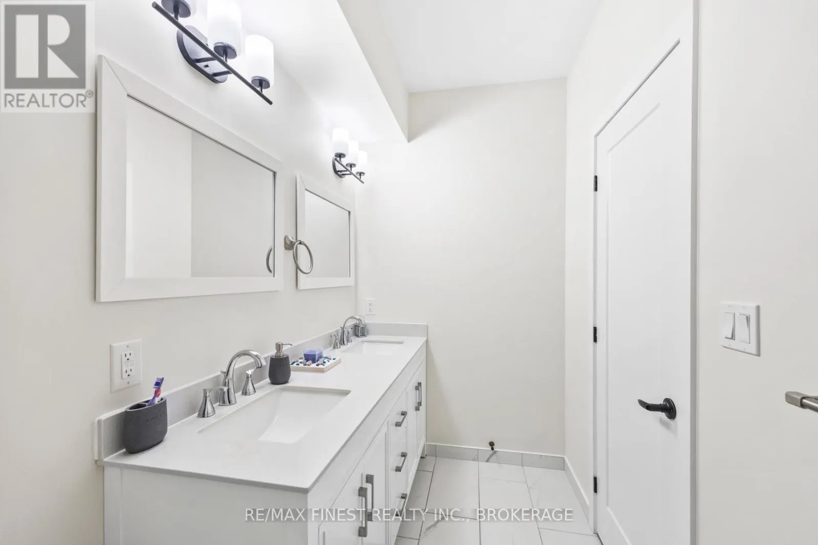 302 - 809 DEVELOPMENT DRIVE, #302