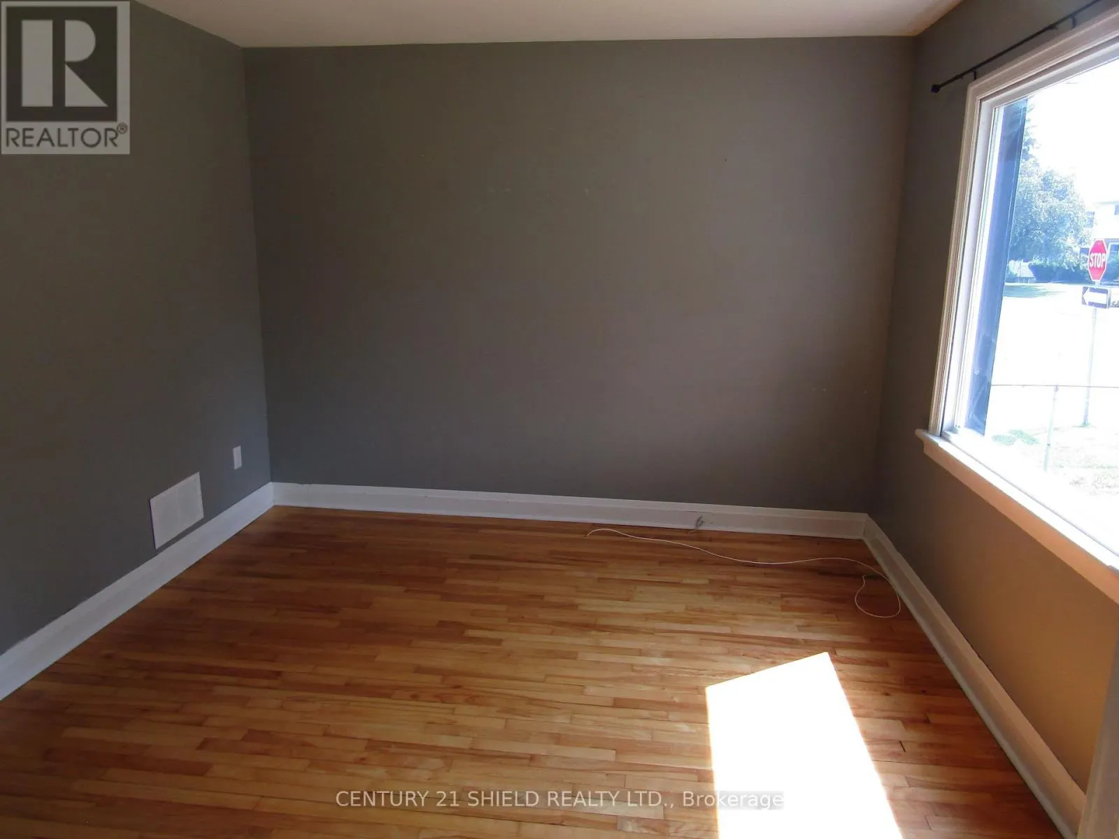 513 FOURTH STREET E