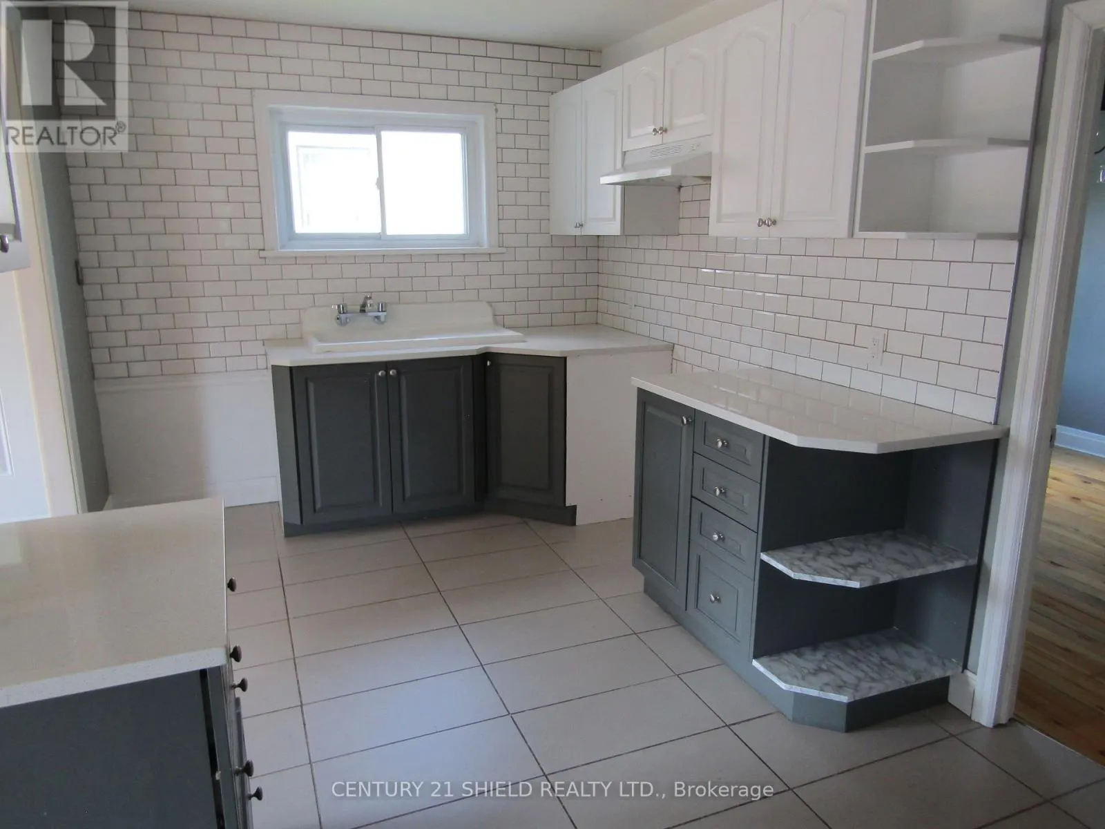513 FOURTH STREET E