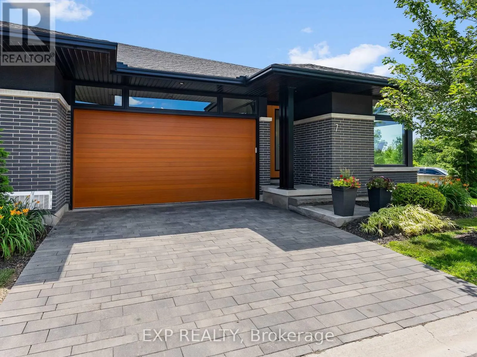 7 TALIESIN TRAIL