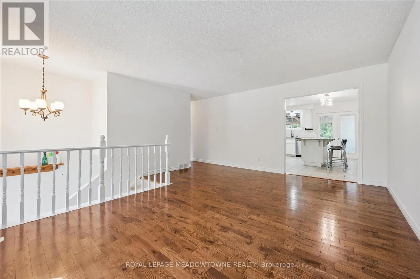77 PINEMEADOW CRESCENT