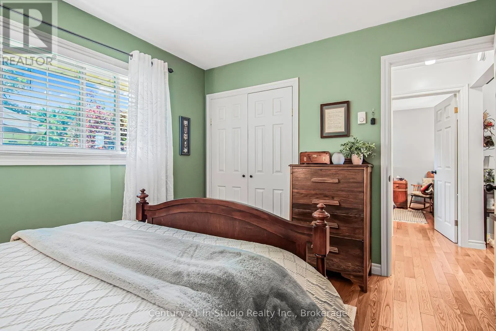 62 EDITH AVENUE