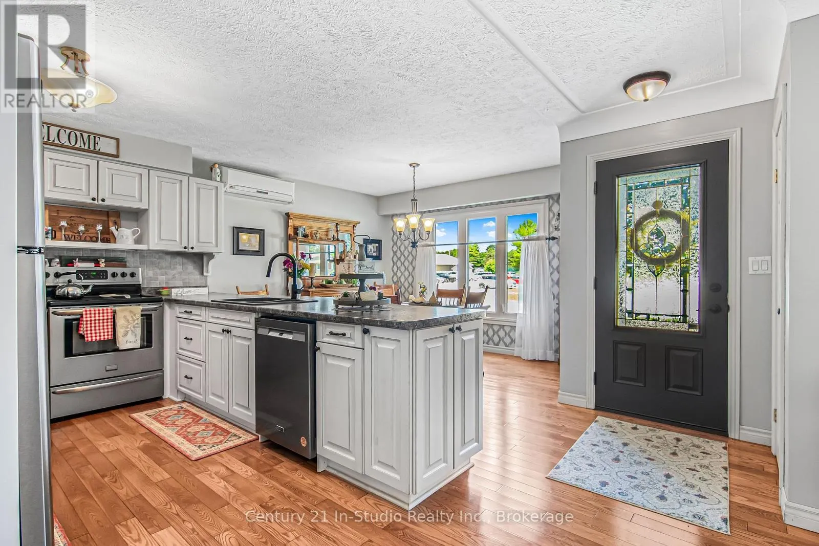 62 EDITH AVENUE