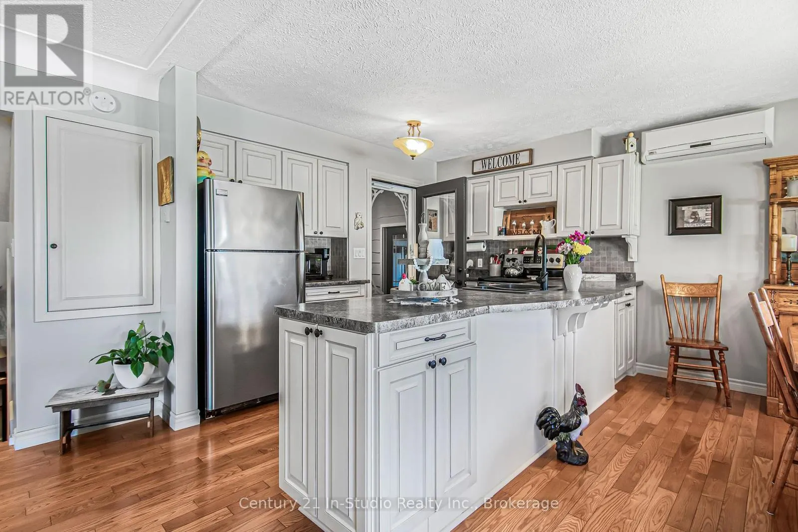 62 EDITH AVENUE