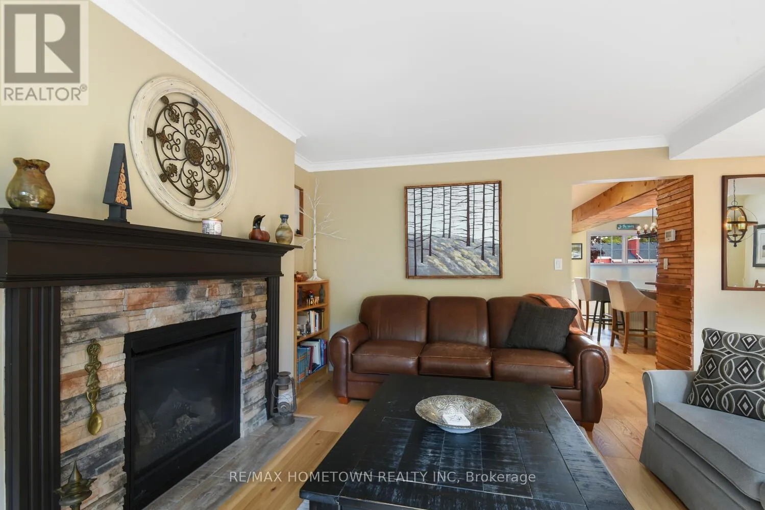 33 COUNTRY CLUB PLACE