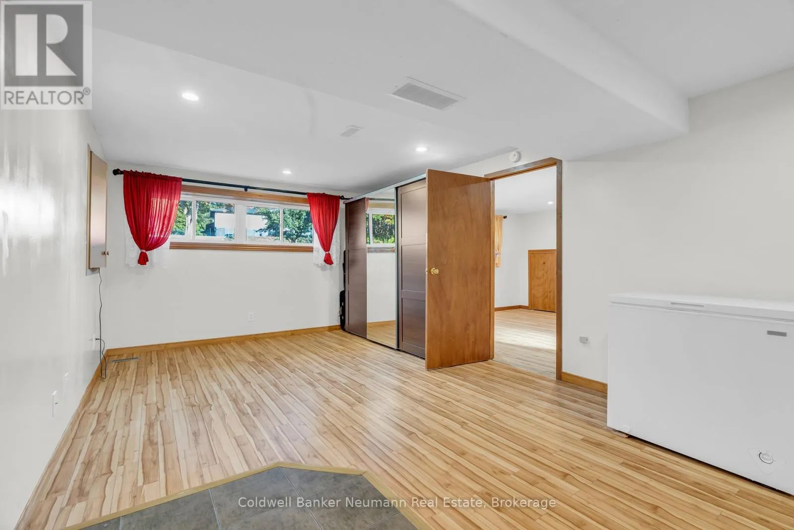 2 HAMILTON DRIVE