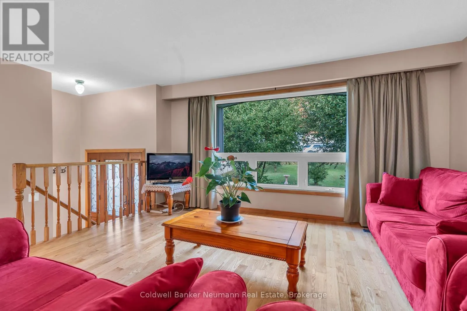 2 HAMILTON DRIVE