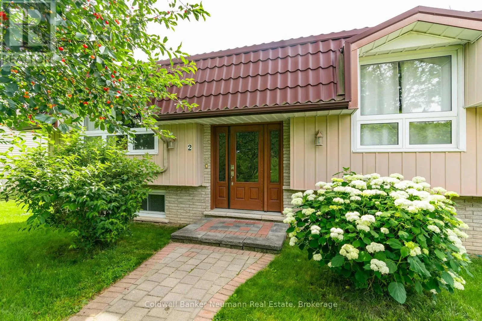 2 HAMILTON DRIVE