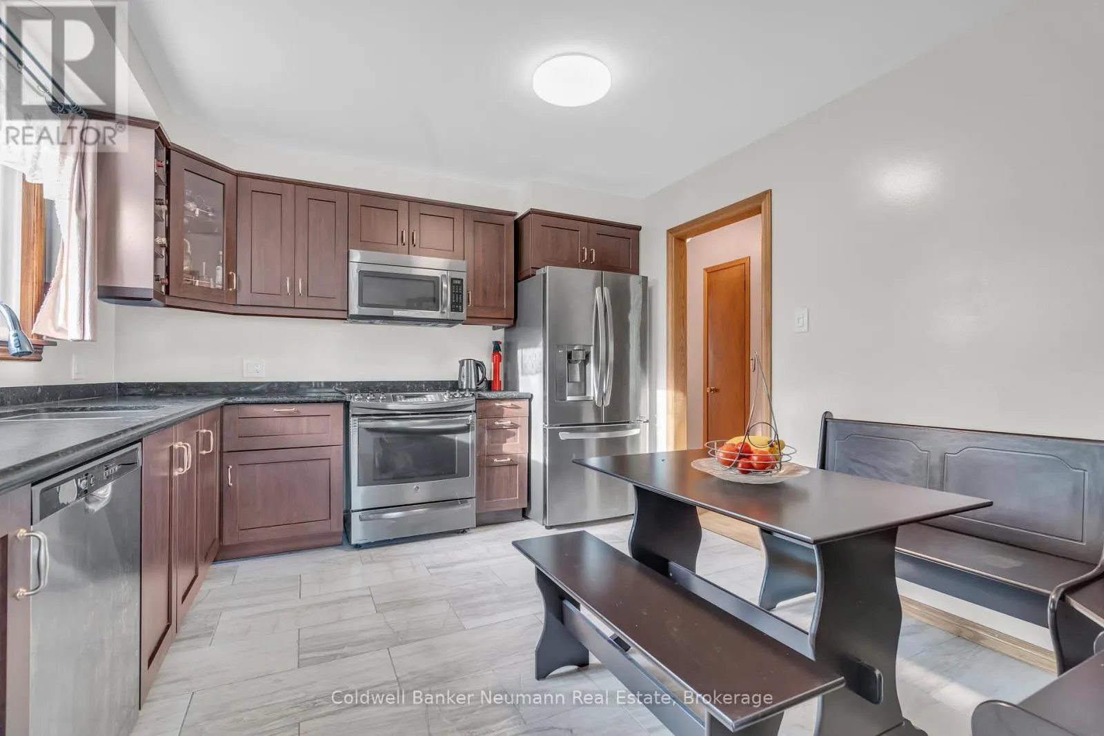 2 HAMILTON DRIVE
