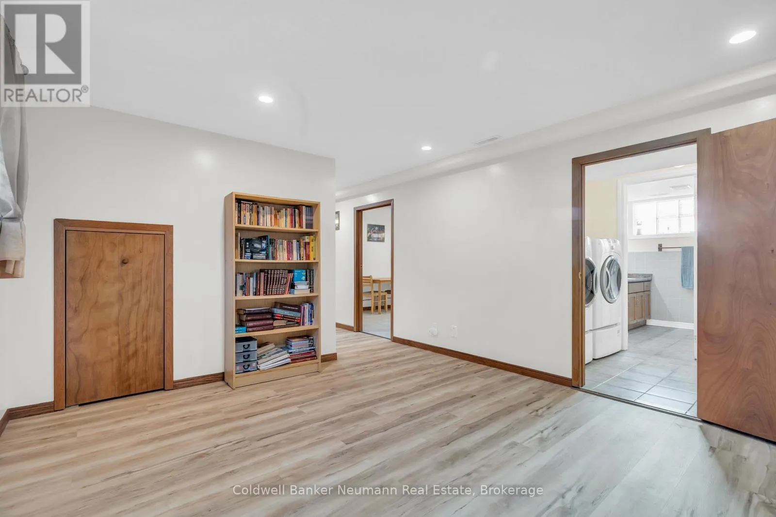 2 HAMILTON DRIVE