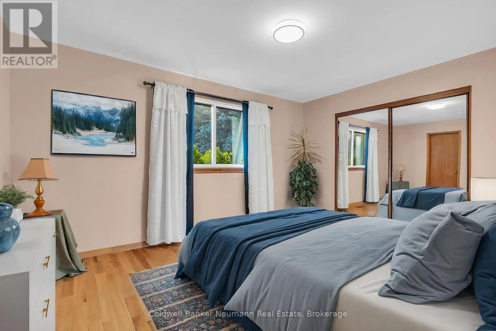 2 HAMILTON DRIVE