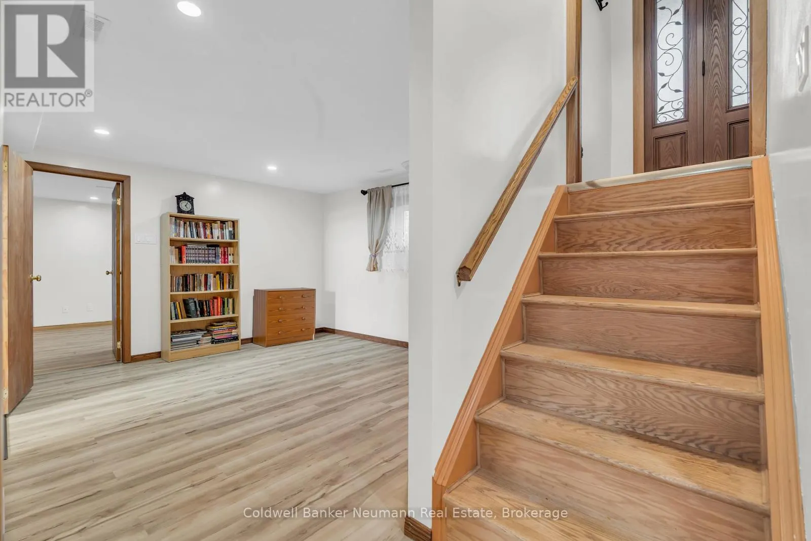 2 HAMILTON DRIVE