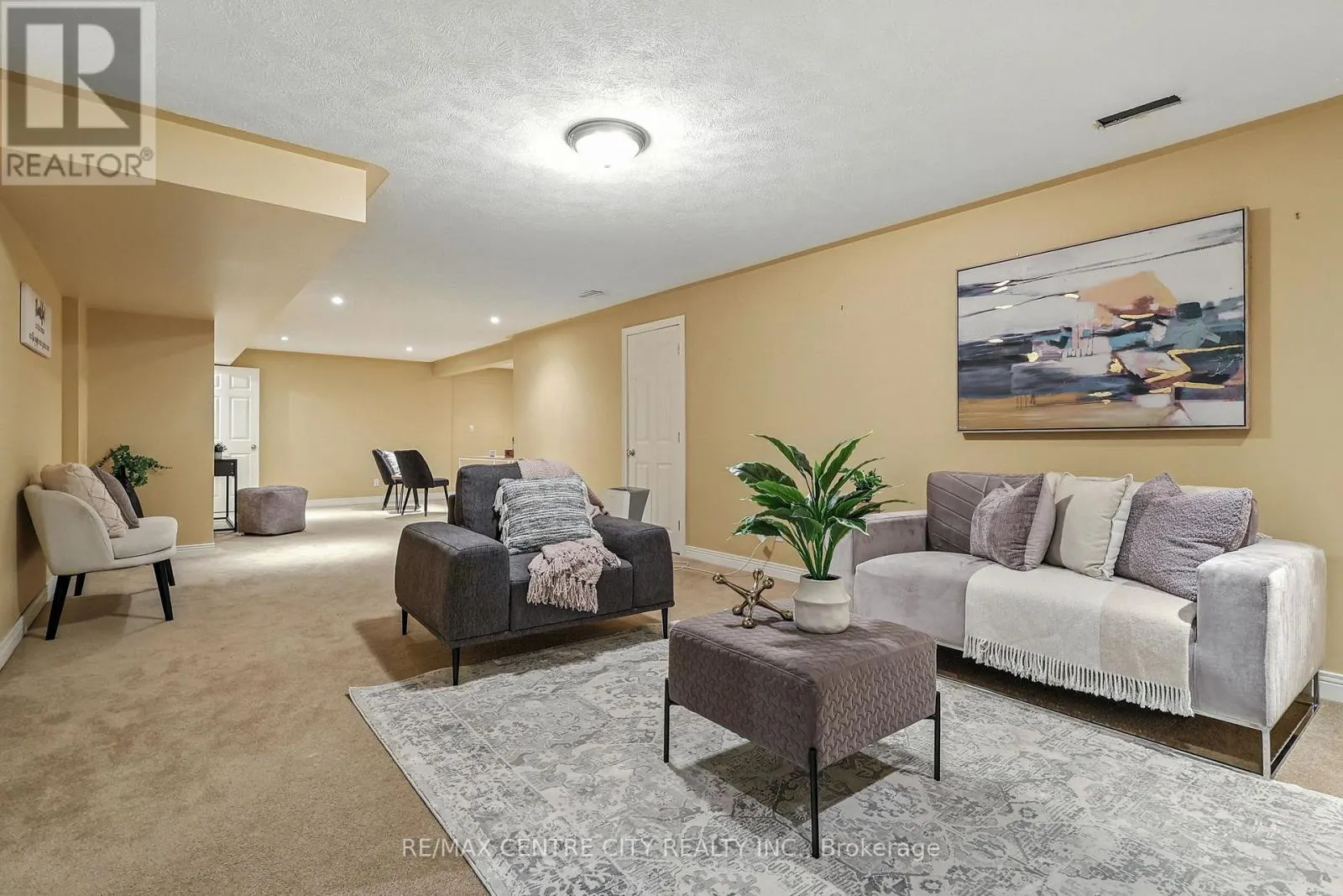 92 GLENDALE DRIVE
