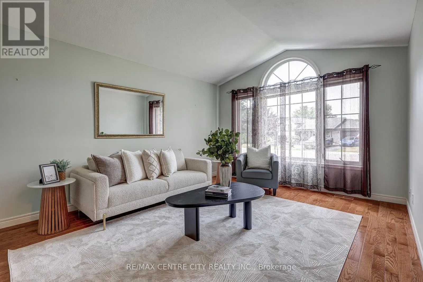 92 GLENDALE DRIVE
