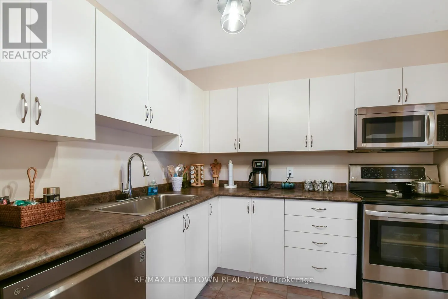 311 - 21 LISTON AVENUE