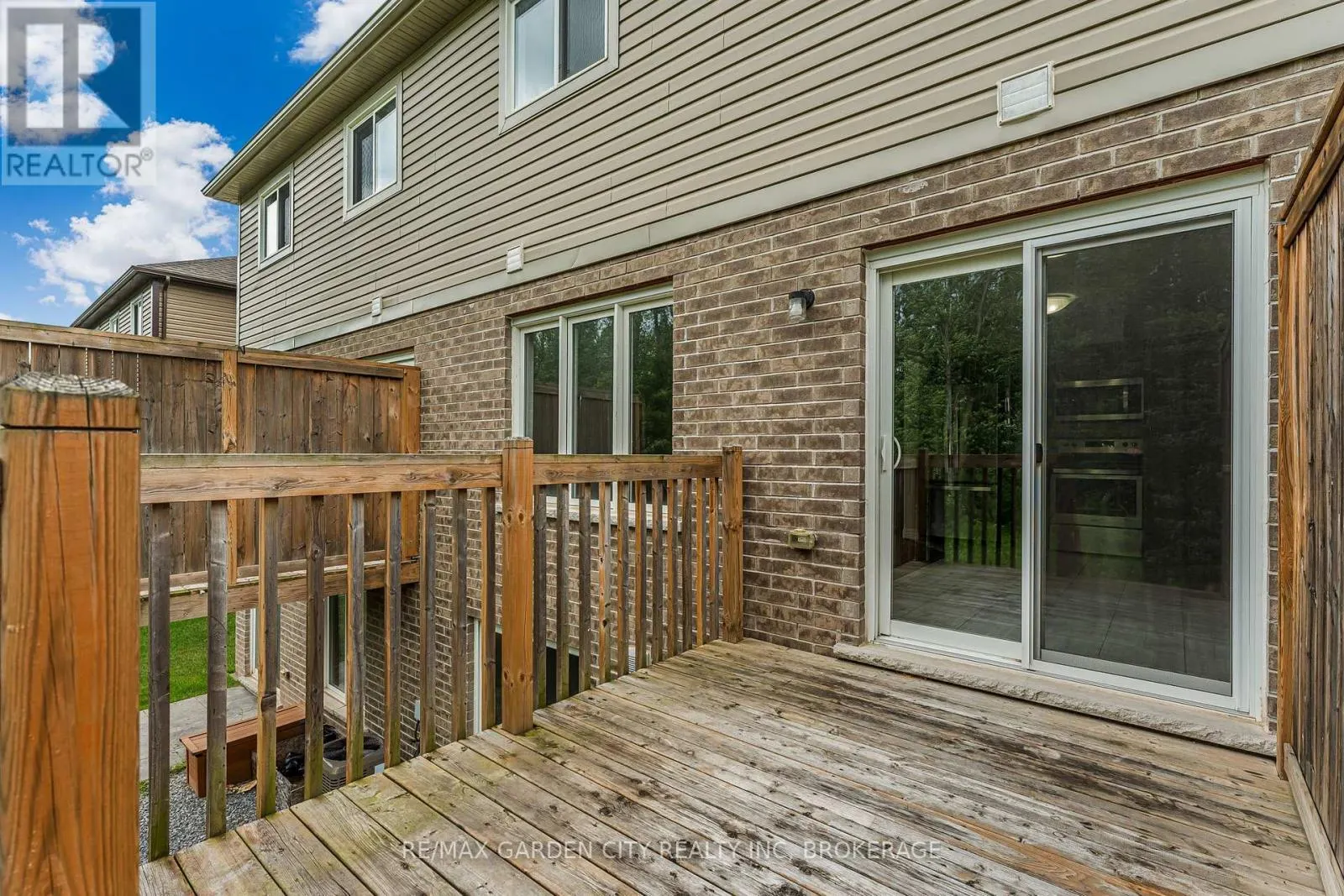 4 - 340 PROSPECT POINT ROAD N, #4