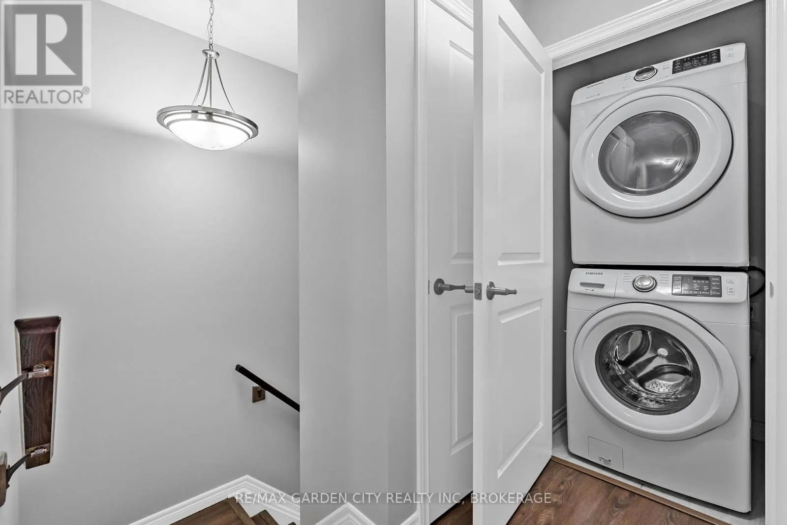 4 - 340 PROSPECT POINT ROAD N, #4
