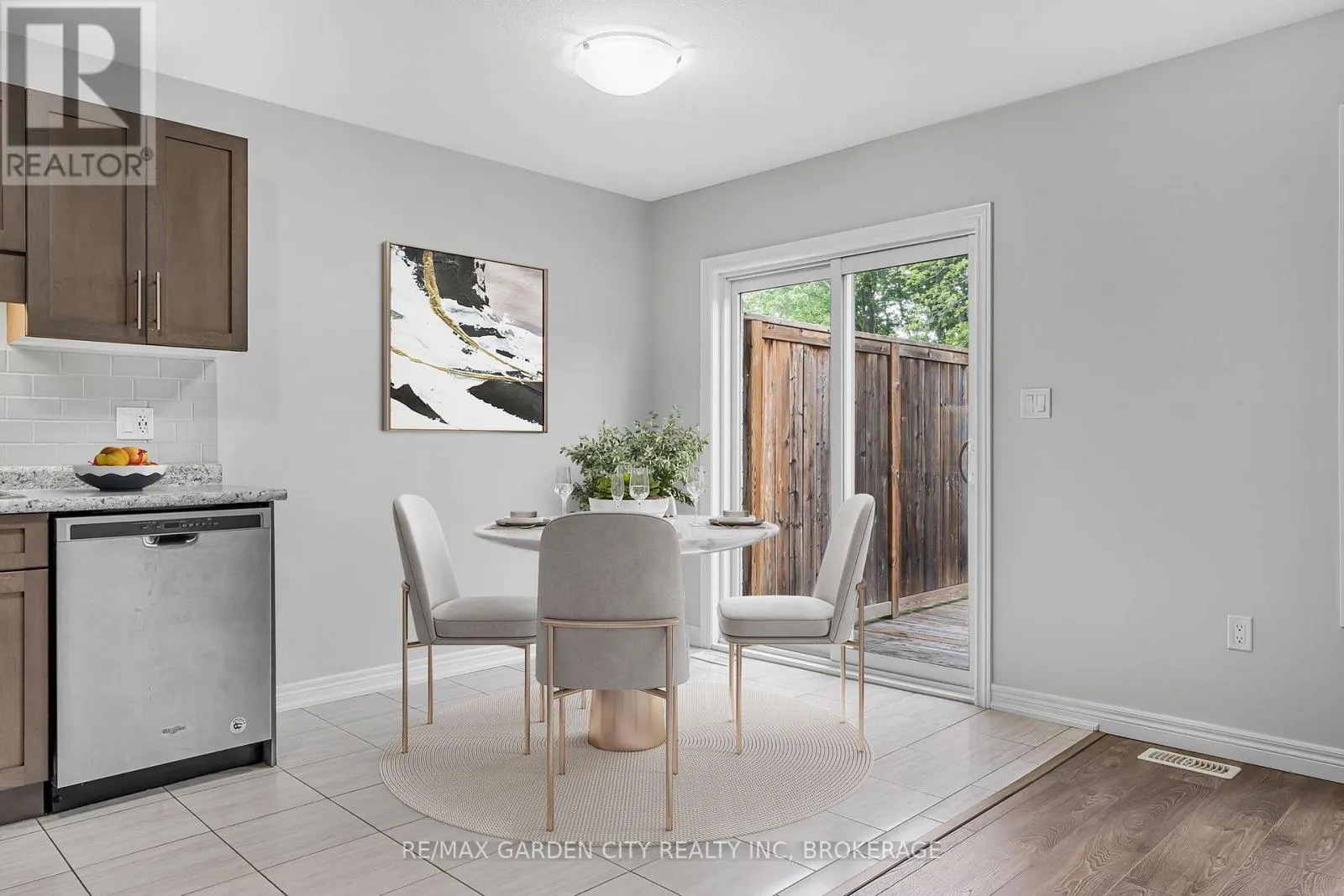 4 - 340 PROSPECT POINT ROAD N, #4