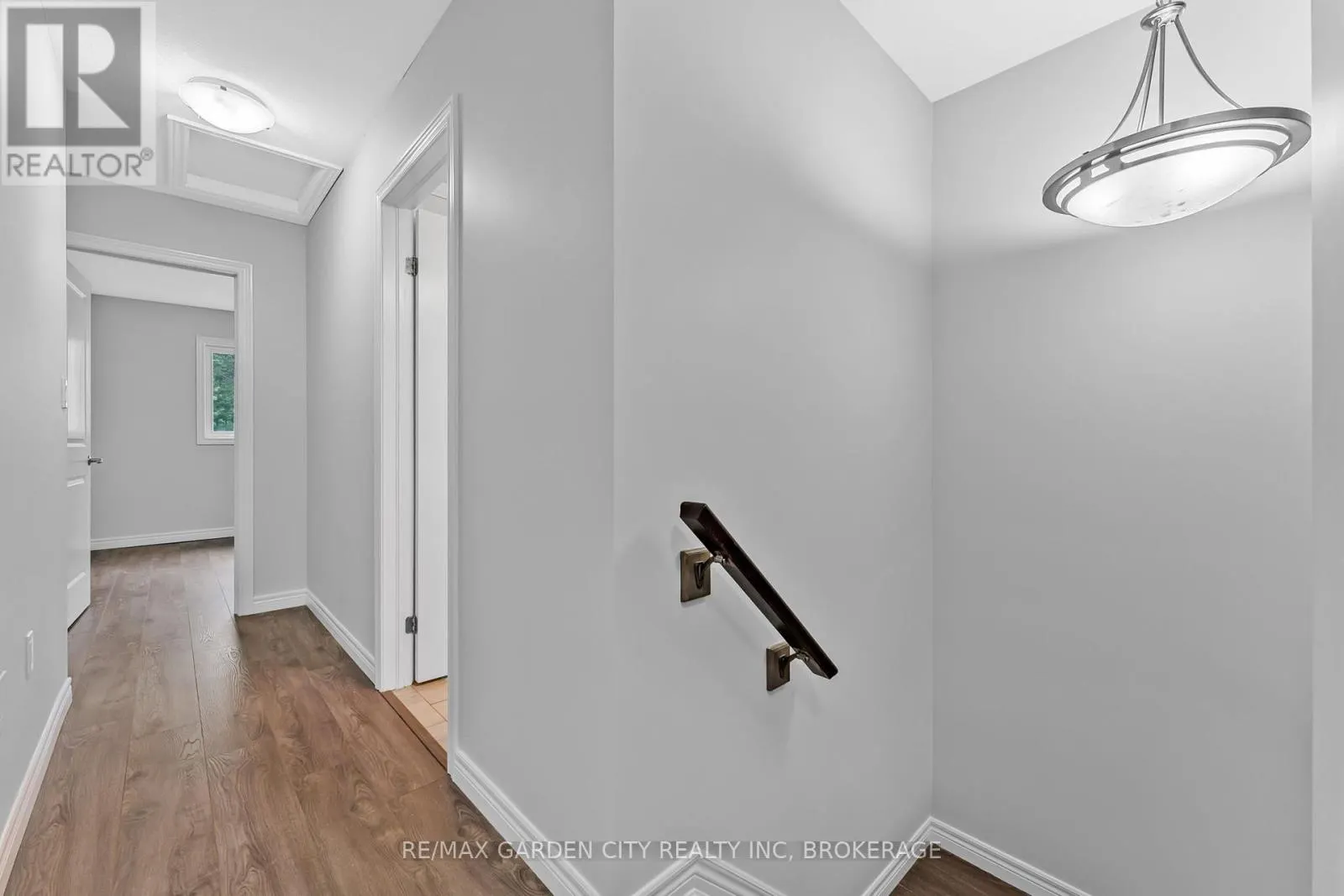 4 - 340 PROSPECT POINT ROAD N, #4