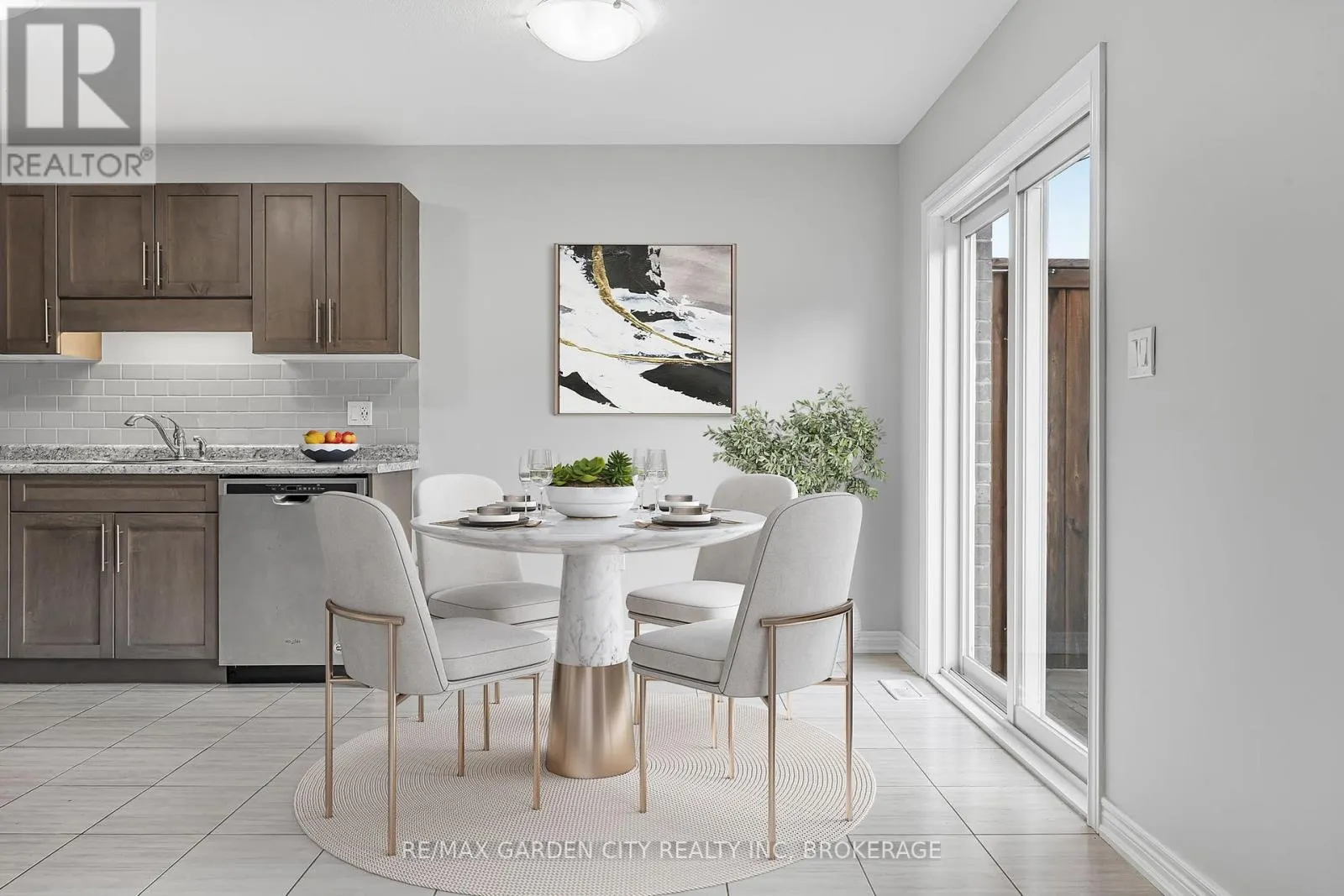 4 - 340 PROSPECT POINT ROAD N, #4