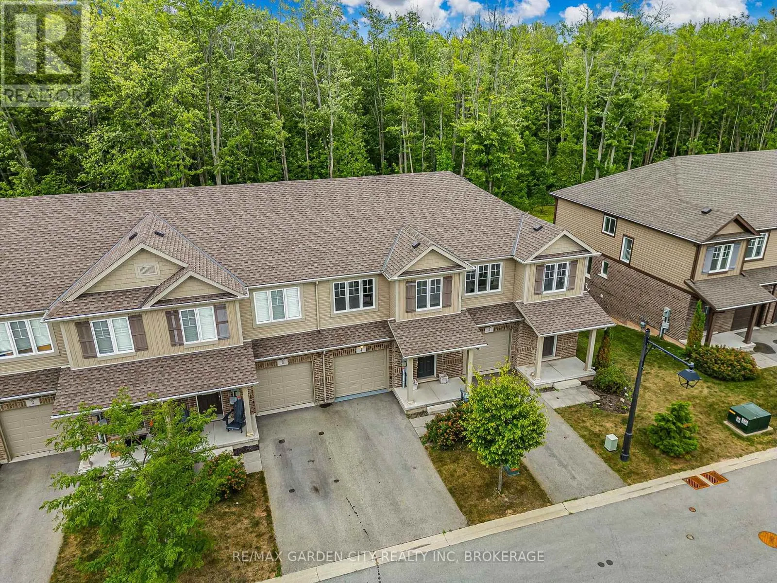 4 - 340 PROSPECT POINT ROAD N, #4